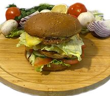 Мега бургер со свининой