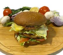 Мега бургер с телятиной