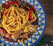 Лагман тайский со свининой