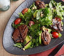 Салат теплый с куриной печенью