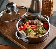 Куриное филе, томленное с овощами