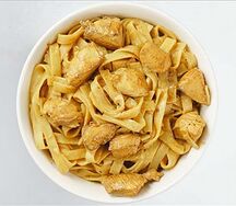 Лапша с курочкой в сливочном соусе
