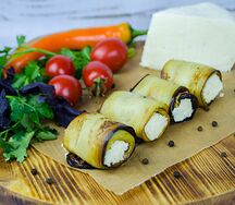 Рулетки из баклажанов с сыром и чесноком
