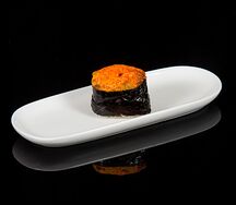 Запеченные суши угорь