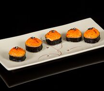 Румяный запеченный ролл