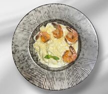 Феттуччине с креветками в перечном соусе