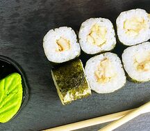 Ролл Унаги Маки Английский
