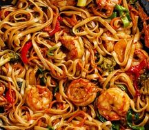Wok Соба с ломаными Биточками Английская кухня