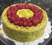Торт Фисташка-клубника с креметте