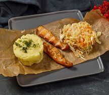 Куриная грудка с пюре и капустным салатом