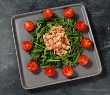 Салат Овощной с горбушей горячего копчения