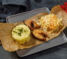 Стейк терпуга с пюре и капустным салатом