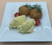 Куриные котлетки с картофельным пюре