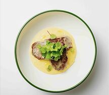 Медальоны из говядины с картофельным пюре