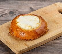 Булочка со сметаной