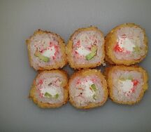 Горячий ролл с крабом
