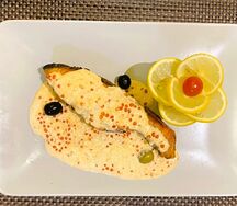 Семга в икорном соусе