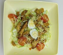 Салат Цезарь с курицей