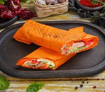 Сирийская шаурма с курицей в сырной лаваше