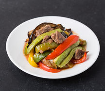 Телятина с овощами