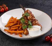 Шашлычок куриный с бататом фри