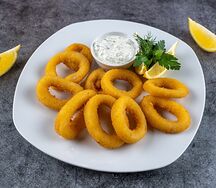 Кольца кальмаров с соусом тартар