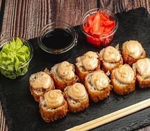 Запеченный ролл с крабом