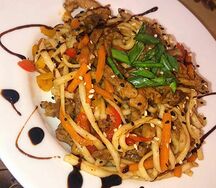 Удон со свининой Wok