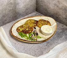 Оладьи из кабачков со сметаной