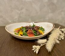 Салат из куриной печени с грейпфрутом и апельсином