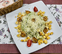 Салат Цезарь с креветками