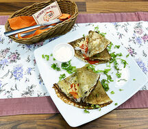 Блинчики с сыром, ветчиной и сладким перцем