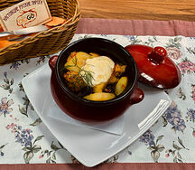 Жаркое Курица под черносливом