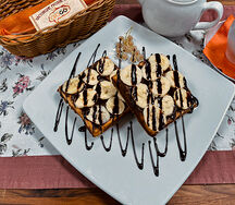 Венские вафли с бананами и шоколадом