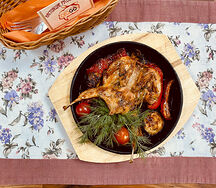 Перепелка с овощами гриль на сковороде