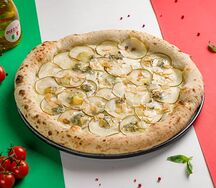 Горгонзола с орехами и грушей