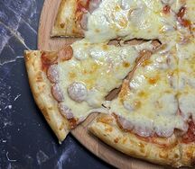 Пицца Студенческая с сосисками