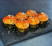 Запеченный с креветкой и лососем