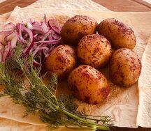 Картофель бейби на мангале