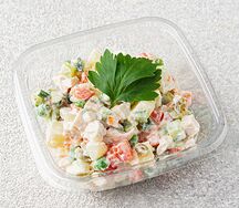 Оливье с копченой курочкой