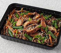 WOK-соба с курицей и овощами