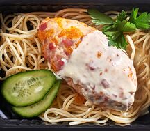 Котлета из куриного филе с ветчиной и сыром