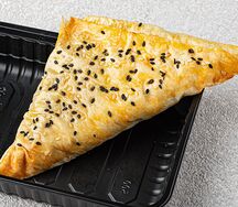 Конвертики из лаваша с разварной курочкой, яйцом и горчичным соусом