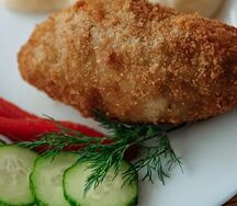 Вторник: Солянка. Котлета по-киевски и Пюре картофельное. Компот собственного приготовления