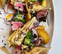 Нисуаз со свежим тунцом и артишоками