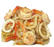 Удон лапша с морепродуктами и овощами