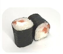 Мини-ролл с копченым лососем и сыром