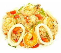 Рис с морепродуктами и овощами