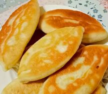 Пирожки с яйцом и луком