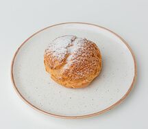 Профитроль с соленой карамелью